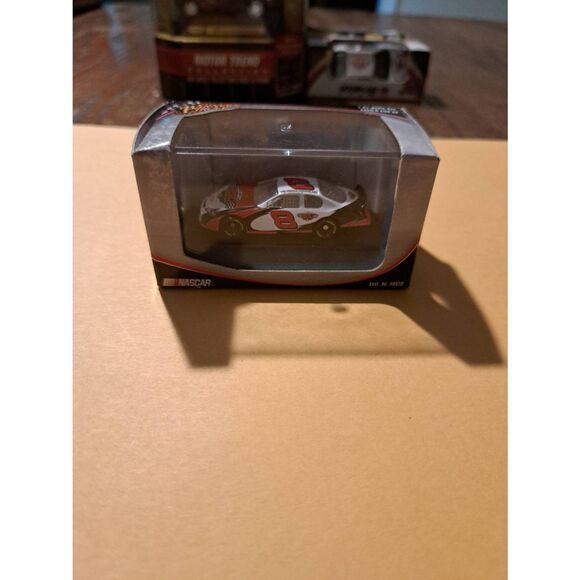 2006 NASCAR Winner’s Circle Dale Earnhardt Jr #8 1:87 Diecast Race Car in Box - Picture 1 of 6